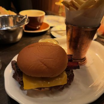 Armitage Alehouse - Wagyu Double Cheeseburger - Pubs Near Me - Chicago, Illinois Armitage Alehouse - Wagyu Double Cheeseburger - Pubs Near Me - Chicago, Illinois
