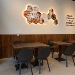 Xing Fu Tang - Inside the shop