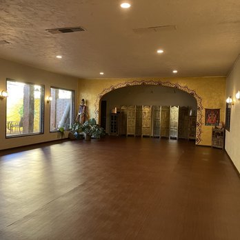 Yogalution Movement & Wellness - Indoor yoga space - Yoga Near Me - Long Beach, California Yogalution Movement & Wellness - Indoor yoga space - Yoga Near Me - Long Beach, California