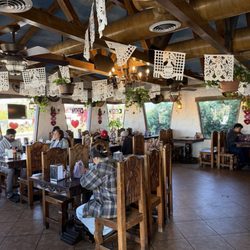 Los Charros Mexican and Seafood - Inside