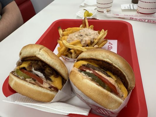 In-N-Out Burger by null