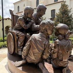 Rollins College - Mr. Roger's statue.