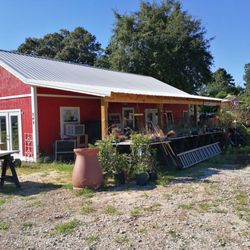 Woods Market & Garden - Entrance