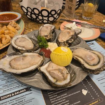 Big Sur Oyster Bar - great oysters and a good price during the HH. - Seafood Near Me - Las Vegas, Nevada Big Sur Oyster Bar - great oysters and a good price during the HH. - Seafood Near Me - Las Vegas, Nevada