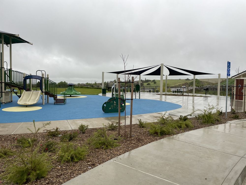 SARATOGA PARK Updated November 2024 12 Photos 401 Wilson Blvd, El