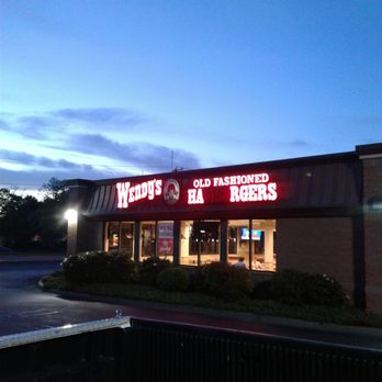 Wendy's - the front of the restaurant at night - Burgers Near Me - Warwick, Rhode Island