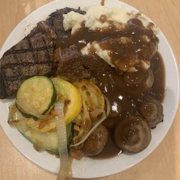Steak mashed potatoes and fixins Steak mashed potatoes and fixins