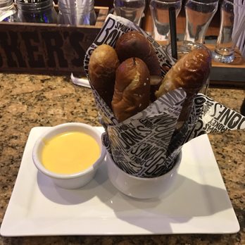 Smokey Bones Bar Fire Grill 92 Photos 136 Reviews Barbeque 1615 Stringtown Rd Grove City Oh Restaurant Reviews Phone Number