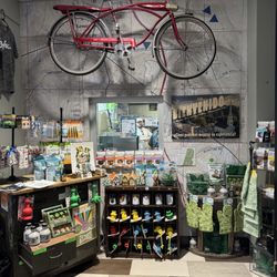 Canna Provisions - Holiday market entranceway to Canna Provisions Lee adult use dispensary