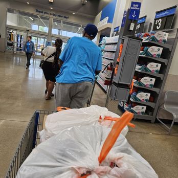Walmart Supercenter - Just waiting in the massive service desk line. - Department Stores Near Me - Troy, Michigan Walmart Supercenter - Just waiting in the massive service desk line. - Department Stores Near Me - Troy, Michigan