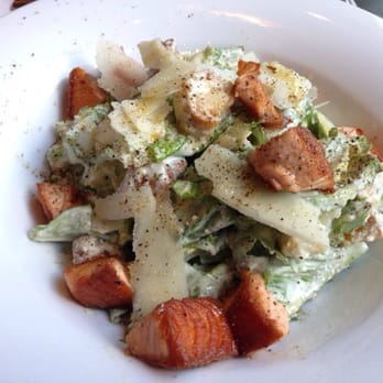 Oleo Pazzo - Grilled salmon Caesar salad - Mediterranean Near Me - Munich, BY
