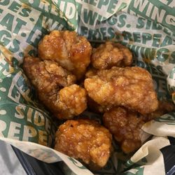 Wingstop - Dry boneless wings that should be wet.