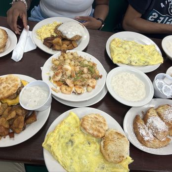 Bear E Patch Cafe - Diners Near Me - Charleston, South Carolina