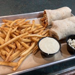 Boston's Restaurant & Sports Bar - Chicken Wrap