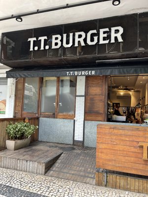 T.T. Burger Arpoador by null