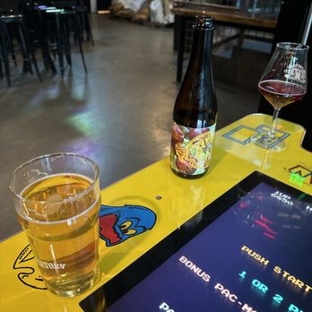 Olfactory Brewing - Pac-Man table and two brews - Breweries Near Me - San Francisco, California