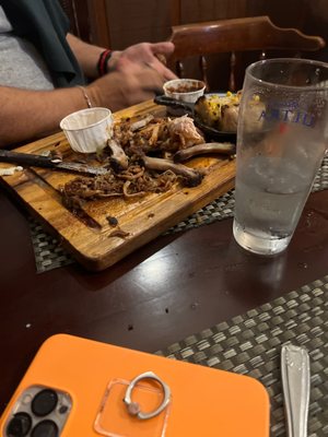 Village Tavern Restaurant & Inn by null