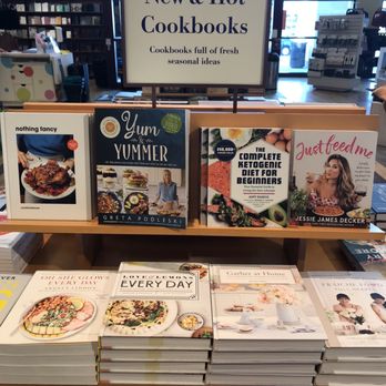 Chapters - Book display - Bookstores Near Me - Toronto, Ontario