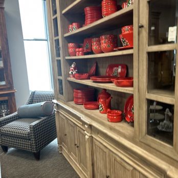 Interior Motives Consignment - Home Decor Near Me - Green Bay, Wisconsin
