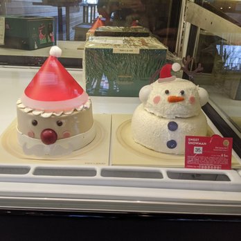 Tous Les Jours - Cute Christmas desserts - Bakeries Near Me - Austin, Texas