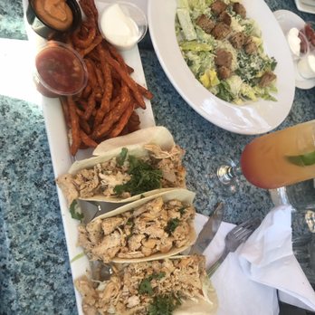 The Watershed Grill - Zero flavour totally Canadian dumbed down tacos - Burgers Near Me - Brackendale, British Columbia