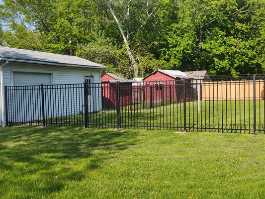Custom Wood & Vinyl Fencing