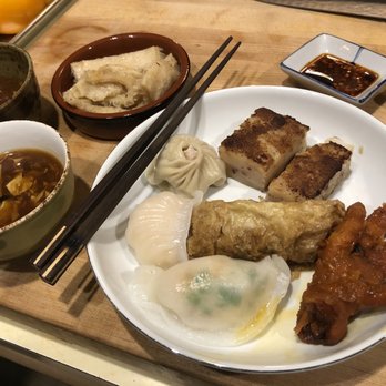 Imperial Garden Restaurant - Hot 'n Sour Soup, Honeycomb Tripe, Shanghai Steam Dumplings, Radish Cake, Chicken Feet, Chives Shrimp Dumplings, tofu skin roll, and har-gow - Dim Sum Near Me - Kent, Washington