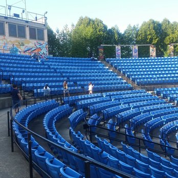 Earl Bales Park - Outdoor amphitheatre - Dog Parks Near Me - North York, Ontario Earl Bales Park - Outdoor amphitheatre - Dog Parks Near Me - North York, Ontario