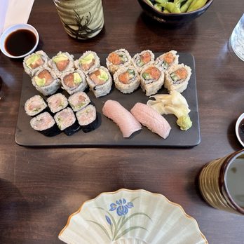 Sushi Snob - Yum! And how cute is that ceramic fan side plate? - Sushi Bars Near Me - Washington, DC, District of Columbia