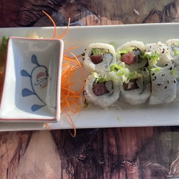 Dang's Thai Cuisine & Sushi Bar - Tuna roll - Thai Near Me - Hailey, Idaho