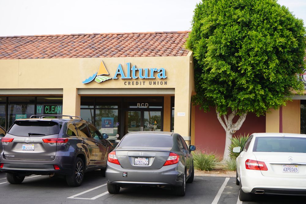 ALTURA CREDIT UNION Updated August 2025 10 Photos & 40 Reviews