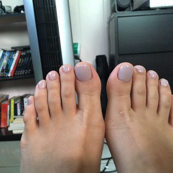 Gradient Nail - Gel pedicure - Nail Salons Near Me - Honolulu, Hawaii