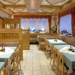Fränkische Schweiz - Moderne Gasträume bei Gasthof Fränkische Schweiz in Obertrubach.