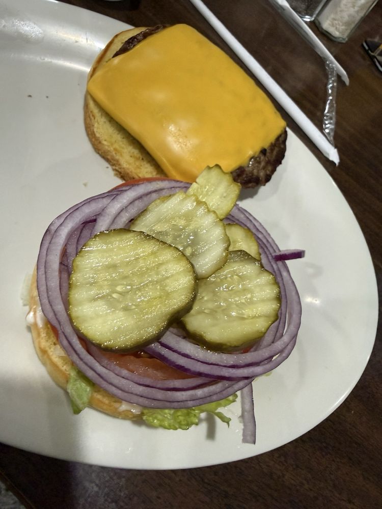 Bob & Connie's Restaurant & Pub