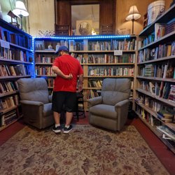 Black Dog - Lots of used books for sale