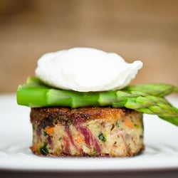 Light on the Common - Fishcake, poached egg and asparagus.