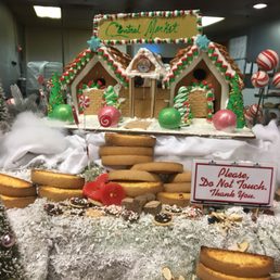 Bakery Holiday Display Bakery Holiday Display