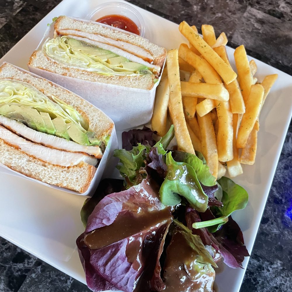 chicken avocado sandwich chicken avocado sandwich