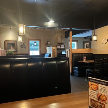 Clearwater Grill - Place was empty and servers we're playing and gossiping in the back - Bars Near Me - Locust Grove, Virginia Clearwater Grill - Place was empty and servers we're playing and gossiping in the back - Bars Near Me - Locust Grove, Virginia