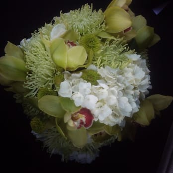 Bella Fiore - Bella Fiore 2nd sample centerpiece - Florists Near Me Bella Fiore - Bella Fiore 2nd sample centerpiece - Florists Near Me