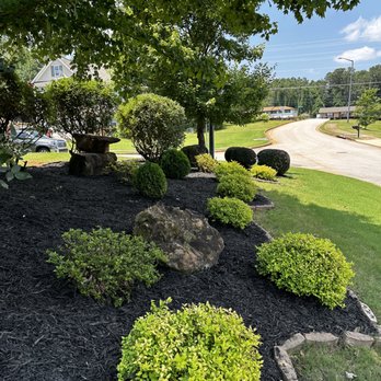 Kevin’s Landscaping - Mulch installation - Lawn Services Near Me Kevin’s Landscaping - Mulch installation - Lawn Services Near Me