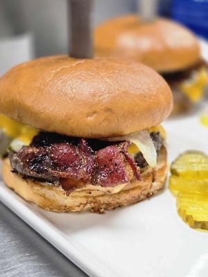 Da Burger Wing Hub by null