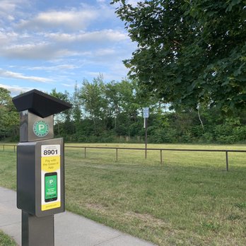 Ashtonbee Reservoir Park - Pay and display parking along Ashtonbee Rd - Parks Near Me - Scarborough, Ontario