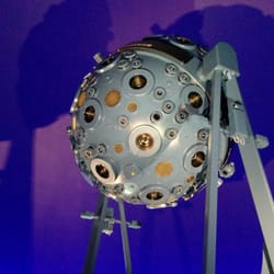 Planetarium - Immer wieder faszinierend: Der Planetariumsprojektor.