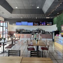 Chamos Kitchen - Nice setting.