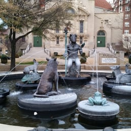 Just behind the mansion on the circle Just behind the mansion on the circle