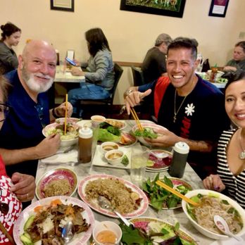 Khai Hoàn Restaurant - Enjoying some good food and customer - Vietnamese Near Me - Tempe, Arizona