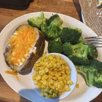 Cheddar's Scratch Kitchen - Veggie Vegetable Plate - American Near Me - Austin, Texas Cheddar's Scratch Kitchen - Veggie Vegetable Plate - American Near Me - Austin, Texas