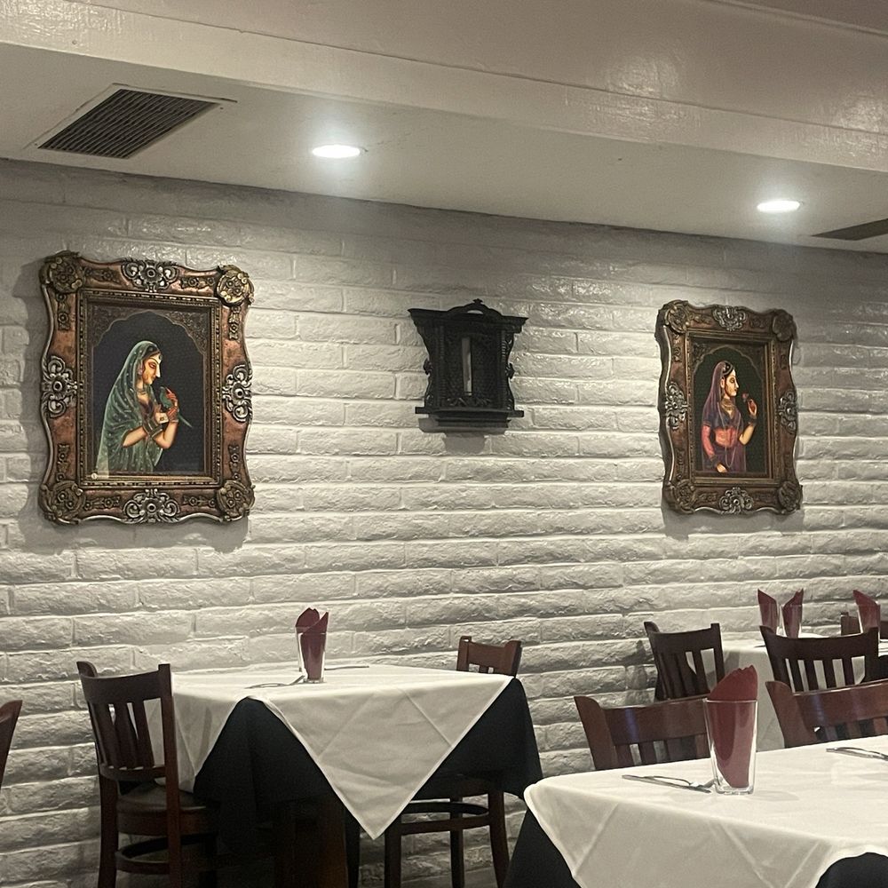 India Kitchen Tustin, CA - Beautiful decor and Indian music playing in the background - Indian Near Me - Tustin, California India Kitchen Tustin, CA - Beautiful decor and Indian music playing in the background - Indian Near Me - Tustin, California