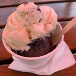 B&P Ice-cream and Coffee - Sea salt caramel & black sesame